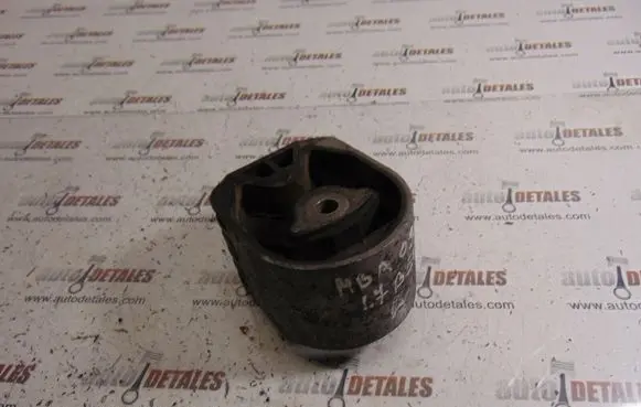 Mercedes-Benz A W169 Engine mount bracket A1692401417