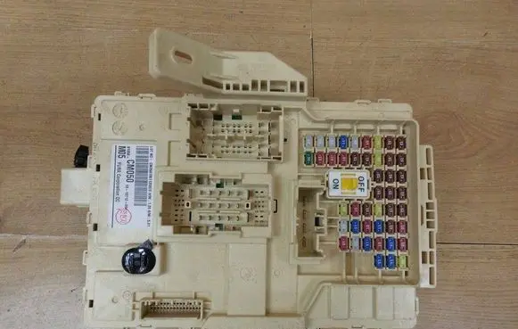 Hyundai Kona I Fuse module 91950CM050 91950-CM050