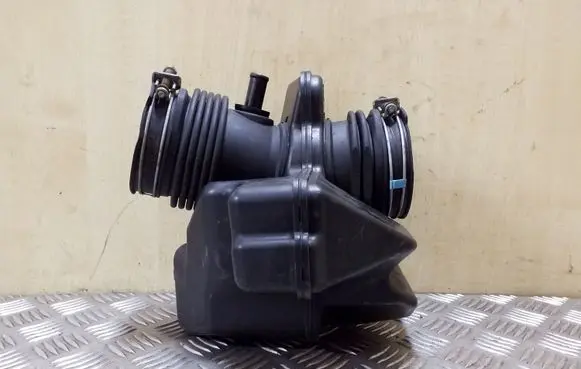 Intake resonator