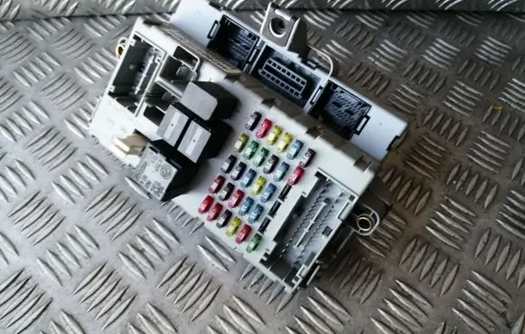 Fiat Punto (188) Fuse module 46788428 406626