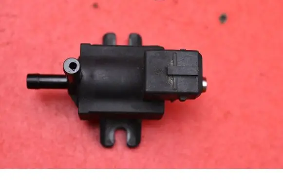 Opel Astra H Vacuum valve 701024020