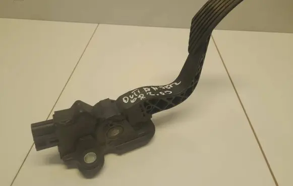 Mitsubishi Outlander Accelerator throttle pedal Mn101543