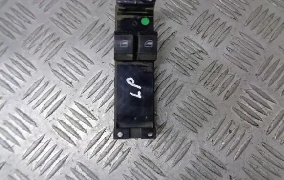 Skoda Octavia Mk1 (1U) Front door window switch trim 1J3959857A