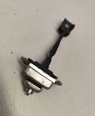 Skoda Octavia Mk2 (1Z) Rear door check strap stopper 1Z0839249