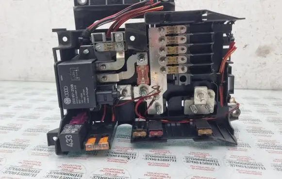 Volkswagen Touareg I Fuse module 7L0937548A