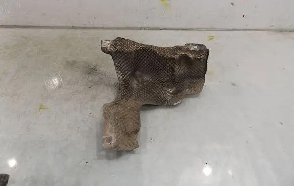BMW 3 E46 Battery tray heat shield 8232622