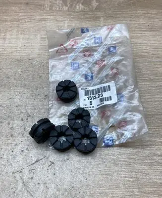 Peugeot 508 RXH Engine compartment rubber 131323