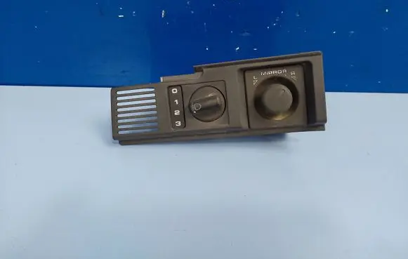 Land Rover Discovery Headlight level height control switch YUK100260 AMR2498