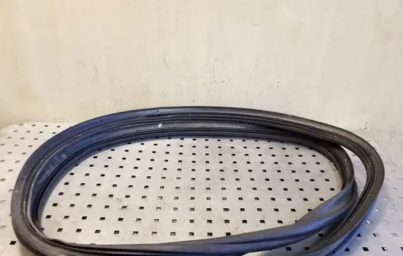 Volvo XC70 Trunk rubber seal (body) 