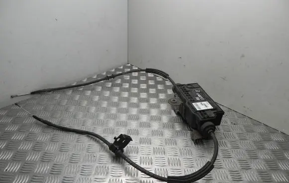 BMW 7 F01 F02 F03 F04 Hand brake control module 6796892 VD18097 DEFEKTAS