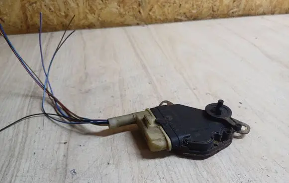 Audi 80 90 S2 B4 Gear selector 893927147