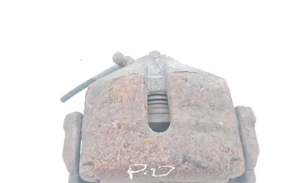 Volkswagen PASSAT B7 Front brake caliper