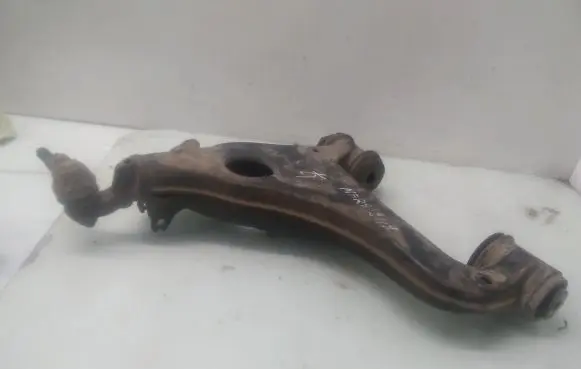 Mercedes-Benz C W203 Front lower control arm/wishbone