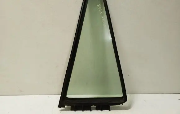Toyota RAV 4 (XA30) Rear vent window glass 43R00122