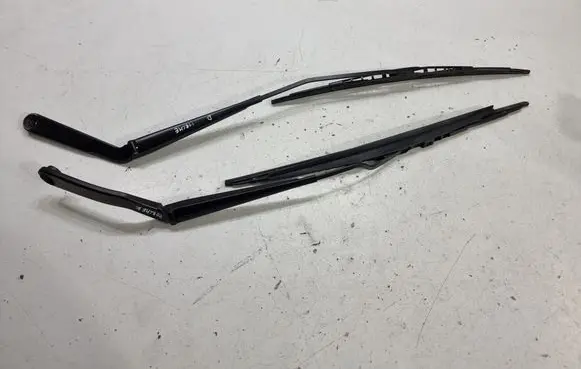Porsche Panamera (970) Front wiper blade arm W000006265 W000006252
