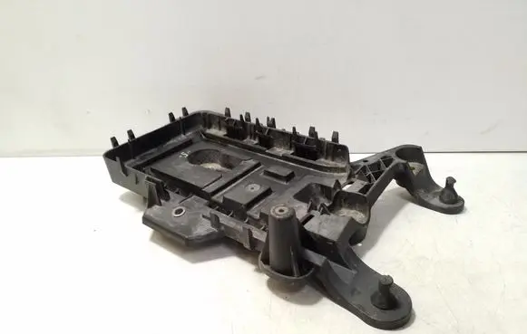 Volkswagen Golf V Battery tray 1K0915333