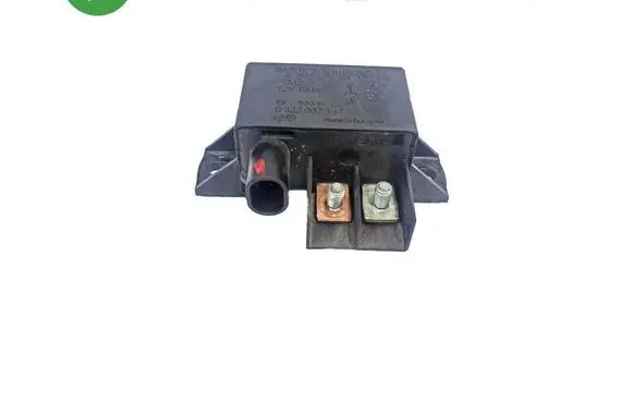 Mercedes-Benz CLS C219 Charging relay A0025426419 0332002167