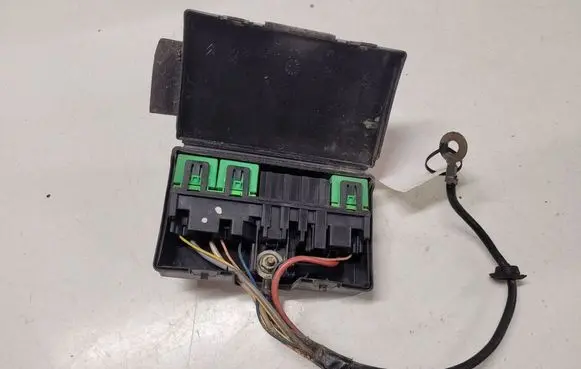 Peugeot 307 Relay mounting block 9632229480 97086100