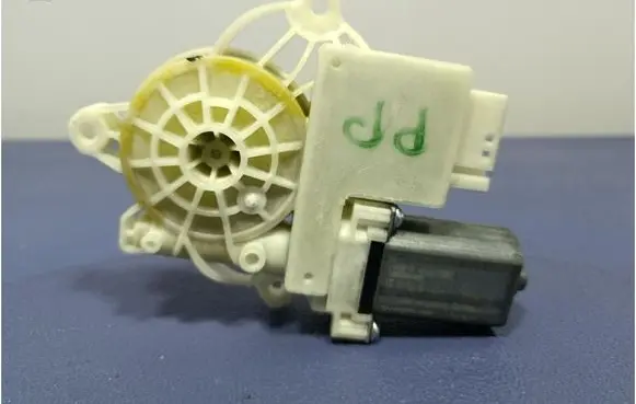 Audi A4 S4 B7 8E 8H Front door window regulator with motor 9466360
