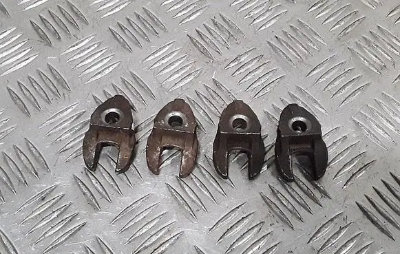 Ford Fiesta Fuel Injector clamp holder 
