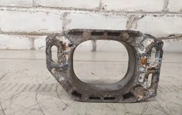 Audi A4 S4 B7 8E 8H Engine mounting bracket