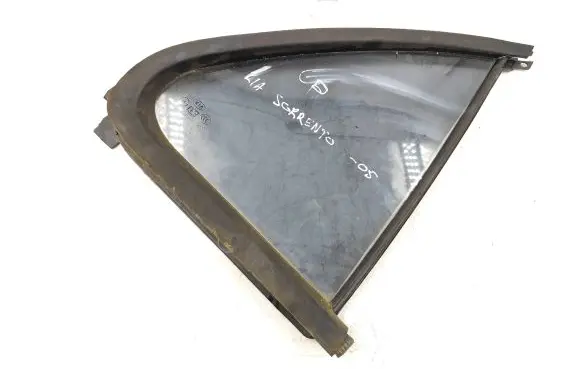 KIA Sorento Rear vent window glass 43R000382 E000008 DOT748M352AS2