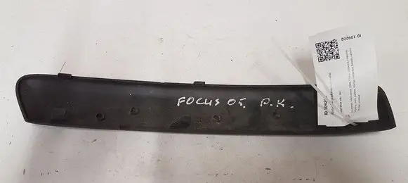 Ford Focus Front bumper splitter molding 4M5117E908AF