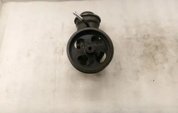 Toyota Avensis T250 Power steering pump 4431005120