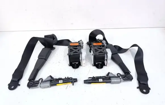BMW X5M E70 Front seatbelt 7295964 7295963