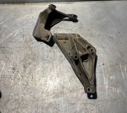 Audi 80 90 B3 Engine mounting bracket 053145515 8094307