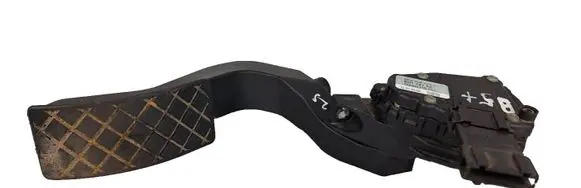 Volkswagen PASSAT B5 Accelerator throttle pedal 8D1721523