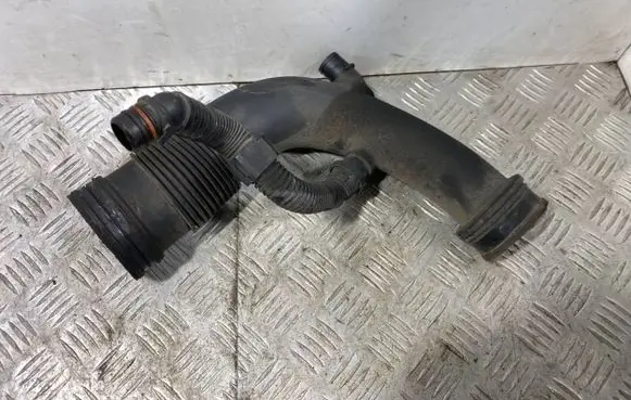 Porsche Cayenne (92A) Turbo air intake inlet pipe/hose 7P5128627A