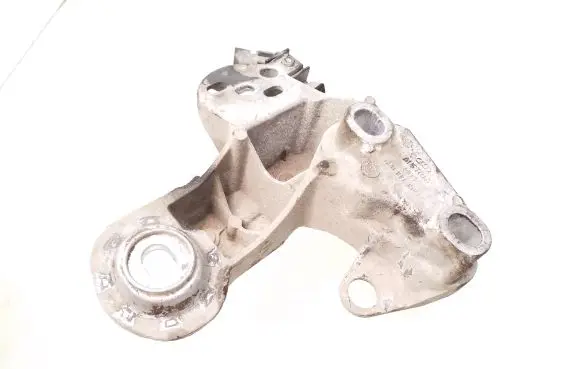 Audi A4 S4 B7 8E 8H Engine mounting bracket 8E0199352N