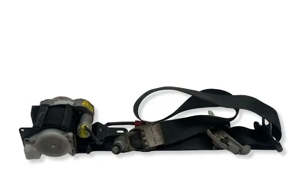 Mitsubishi Pajero Front seatbelt N1684