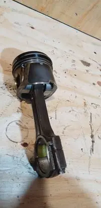 Nissan X-Trail T31 Piston with connecting rod