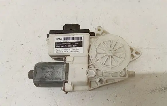 BMW X3 E83 Front door window regulator motor 69259641