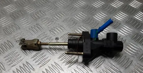 Clutch master cylinder