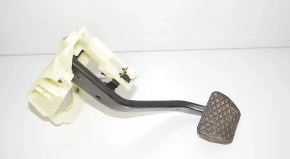 BMW 3 F30 F35 F31 Brake pedal 6876797 35006876797 35006860647