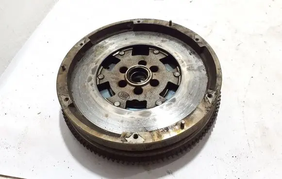 Volkswagen Amarok Dual mass flywheel 03L105266DK