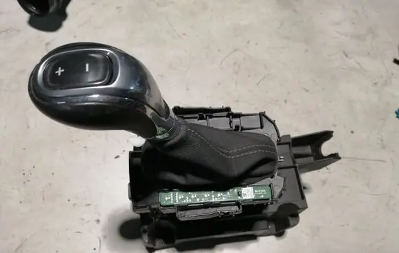 Buick Encore I Gear shifter/selector 95371592