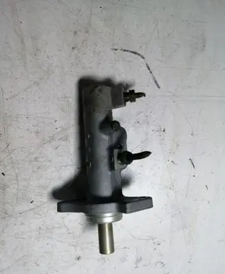 Volvo XC70 Master brake cylinder 8646008