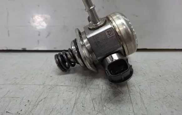 Renault Megane IV Mechanical fuel pump S27610549 0261520445