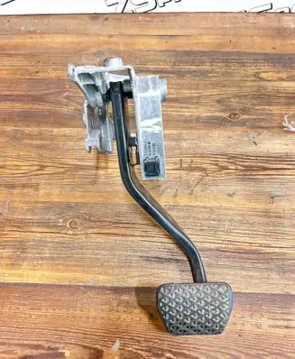 BMW 3 E90 E91 Brake pedal 6751975 1602111732