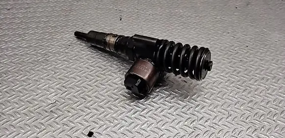 Audi A6 S6 C6 4F Fuel injector 03G130073G 0414720404
