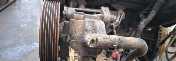 Nissan Primera Power steering pump 8200100082