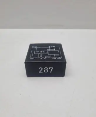 Audi 100 S4 C4 Window control relay 443959257B