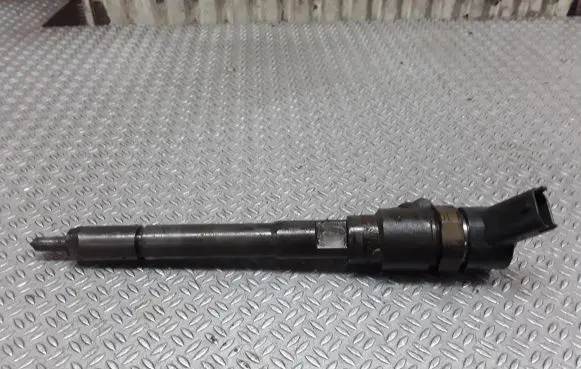 KIA Carens II Fuel injector 0445110258