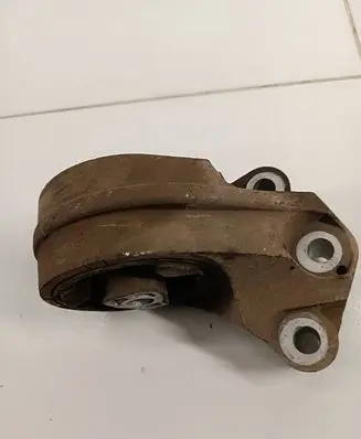 Opel Antara Gearbox mount X01187