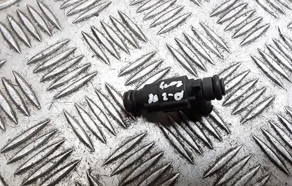 Peugeot 208 Fuel injector 9676017480