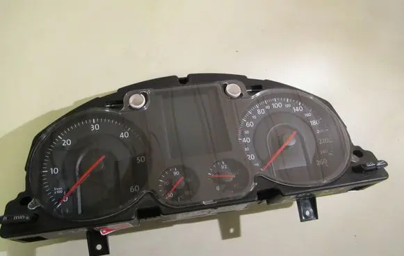 Volkswagen PASSAT B6 Speedometer (instrument cluster) 3C0920871E